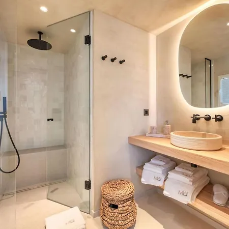 Elegance And Luxury Villa In Grimaud