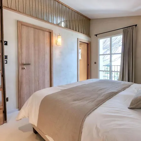 Elegance And Luxury Villa In Grimaud *